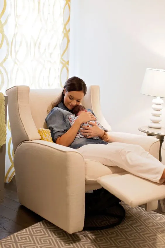 Кресло для кормления: модели для выбора