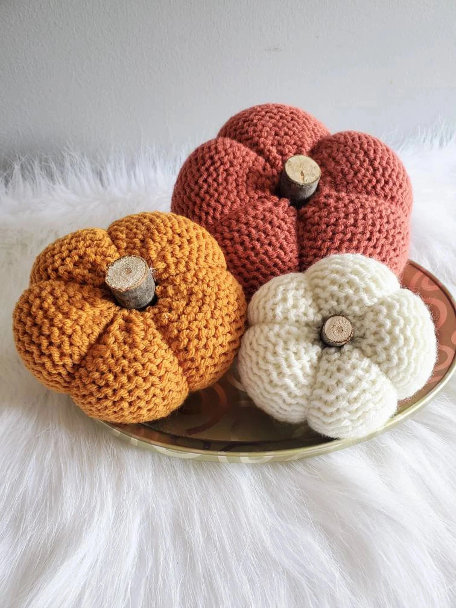 9. Strickkürbisse Herbstdeko