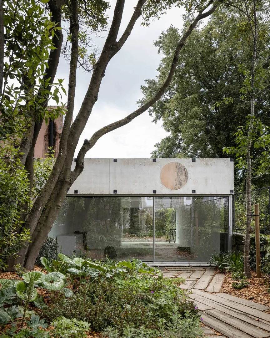 Pequeño palacio de Fala Atelier en Porto, Portugal Pequeño palacio de Fala Atelier en Porto, Portugal