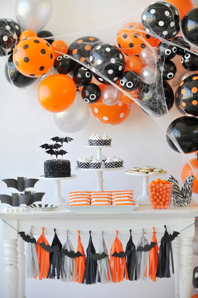 4. Decoración espeluznante de Halloween con globos
