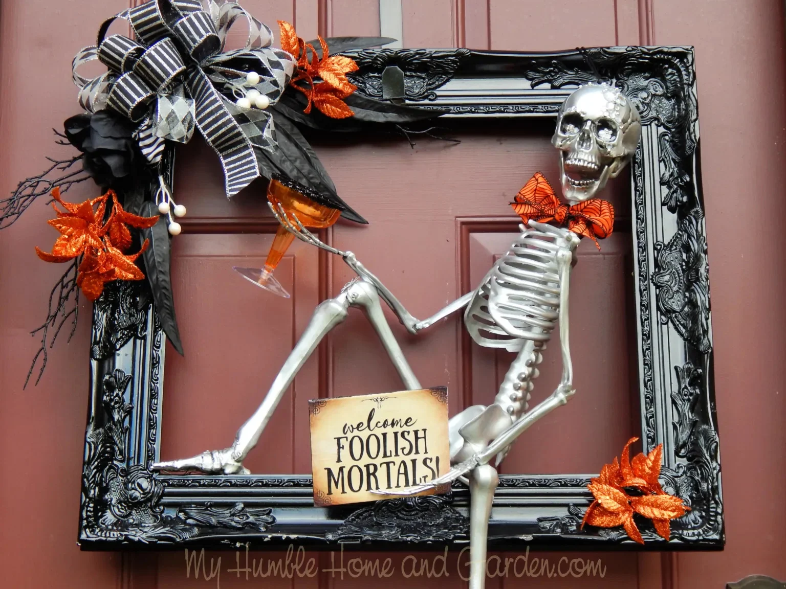 Create an Elegant Spooky Skeleton Wreath