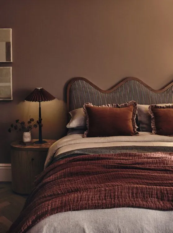 Tips for Using Brown Wall Color in Decoration