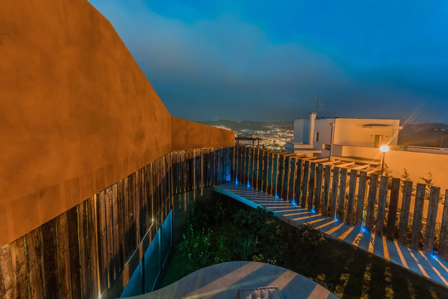 葡萄牙托雷斯-韦德拉尔的Varatojo住宅，由Atelier Data设计