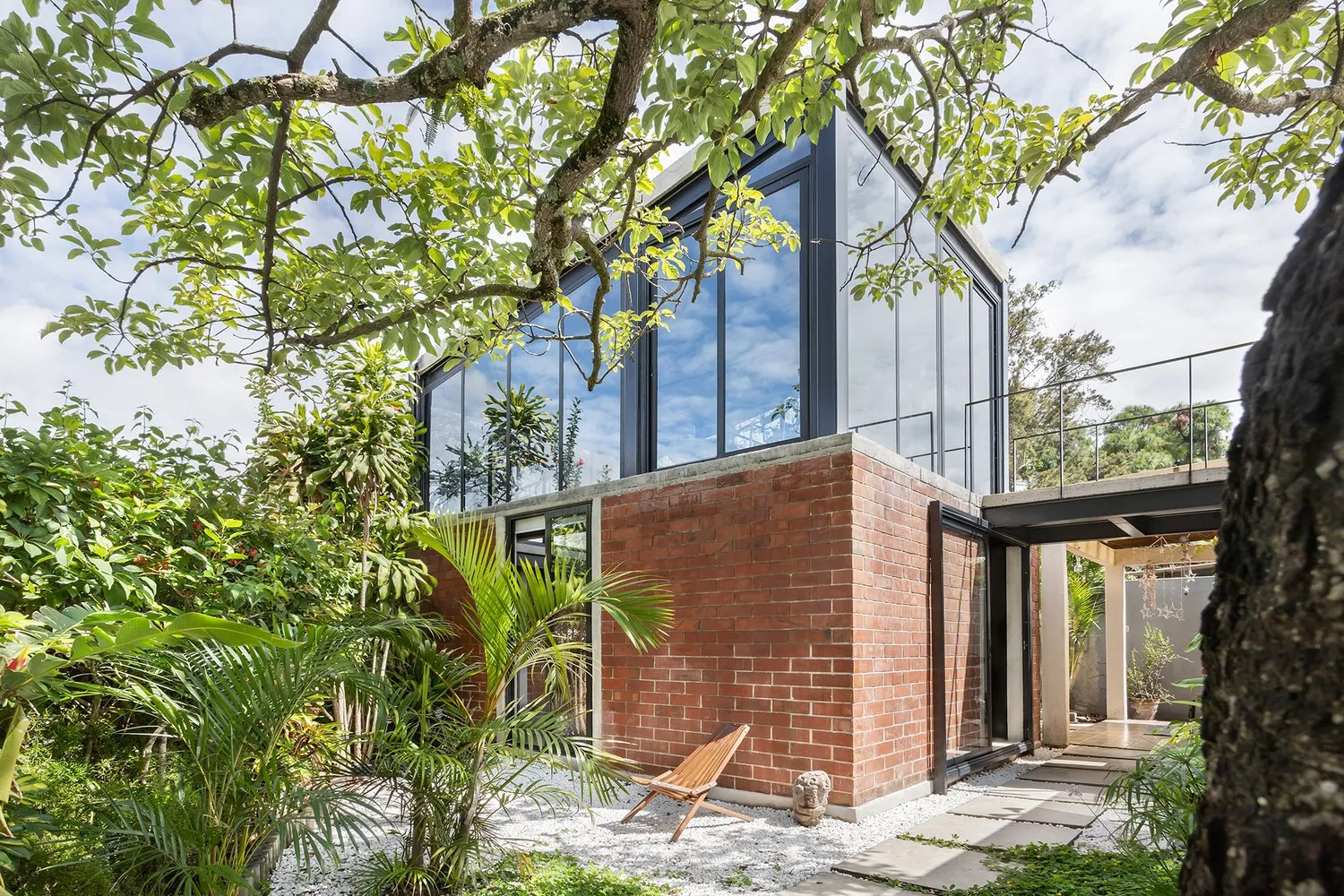 Little Quinn House by Taller ACÁ in Guatemala