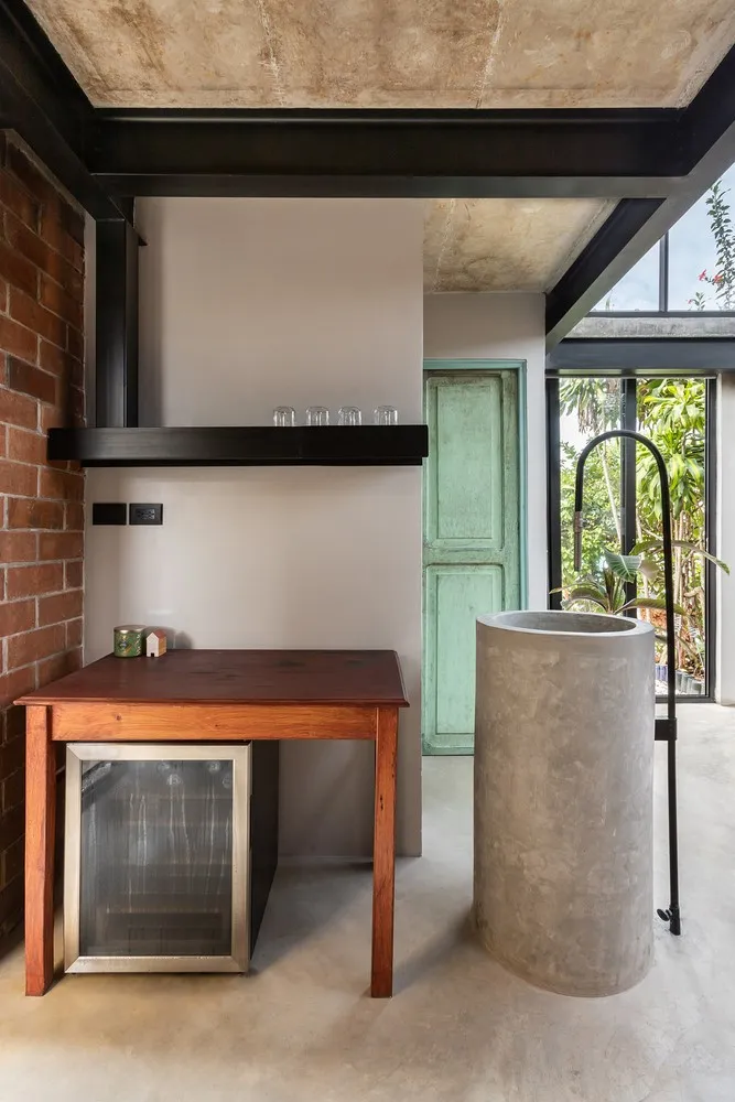 Little Quinn House by Taller ACÁ in Guatemala