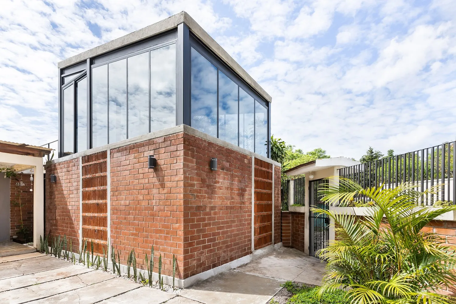 Little Quinn House by Taller ACÁ in Guatemala