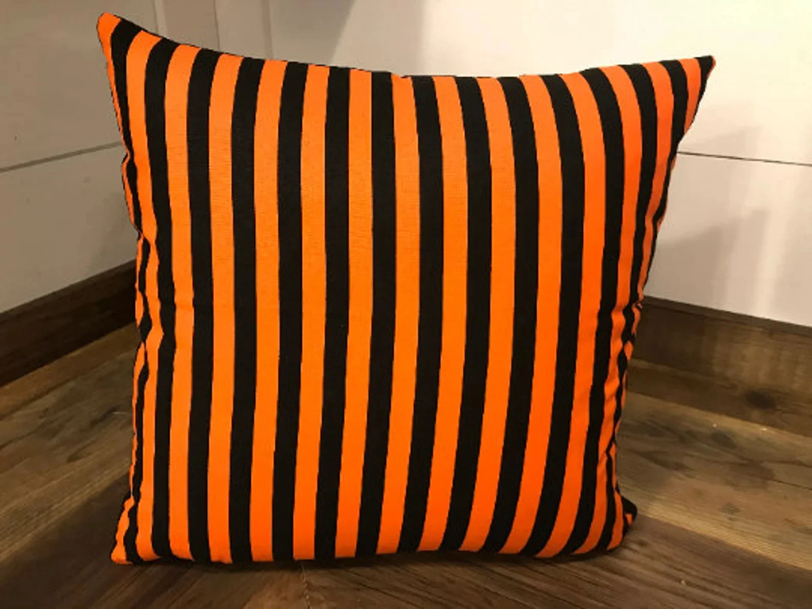 12. 万圣节装饰枕头