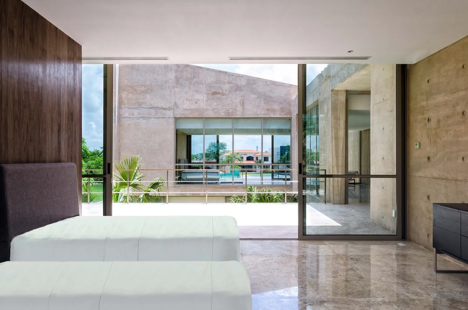 墨西哥坎昆的家由弗朗西斯科·埃利亚斯工作室设计