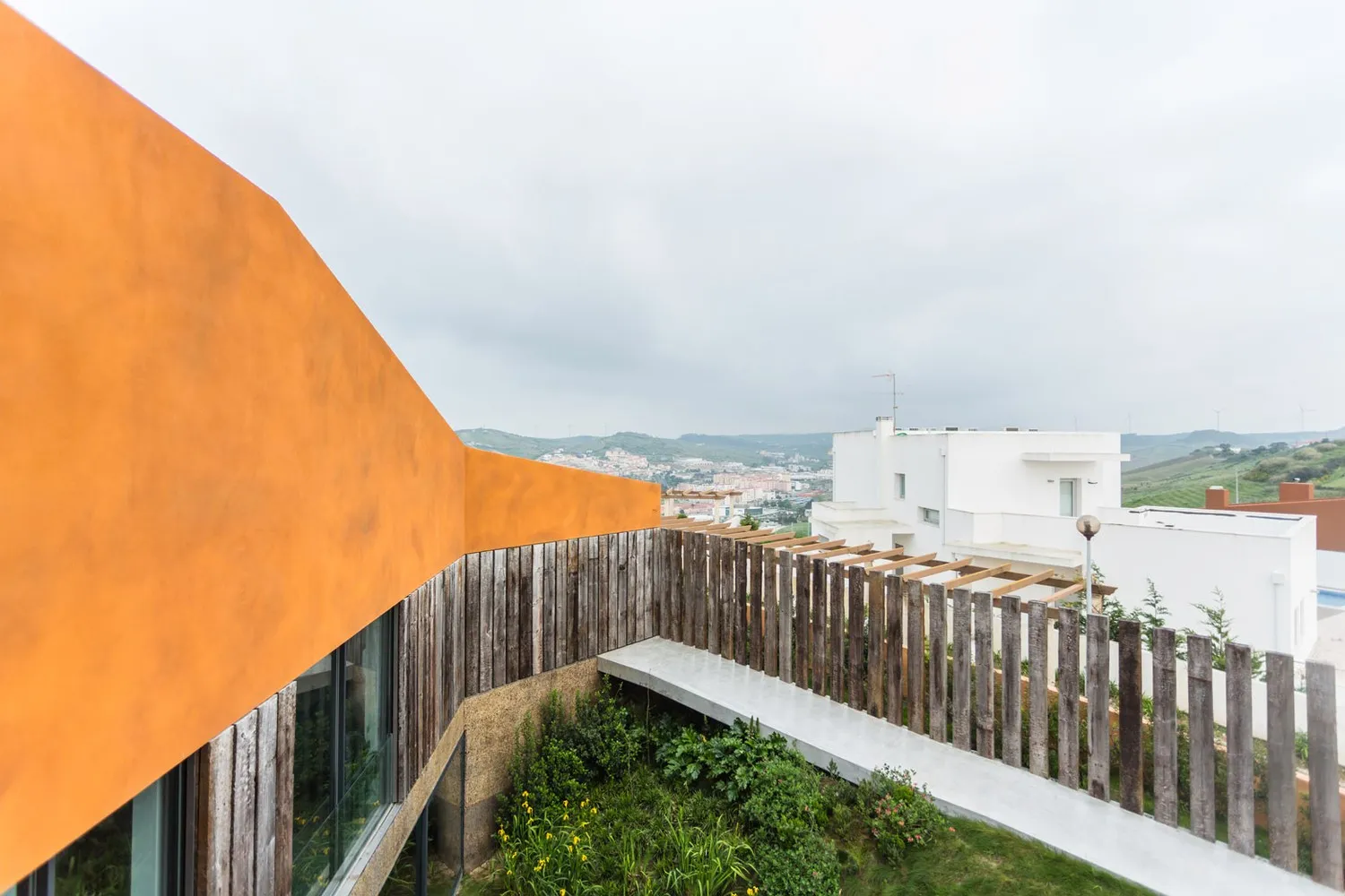 葡萄牙托雷斯-韦德拉尔的Varatojo住宅，由Atelier Data设计