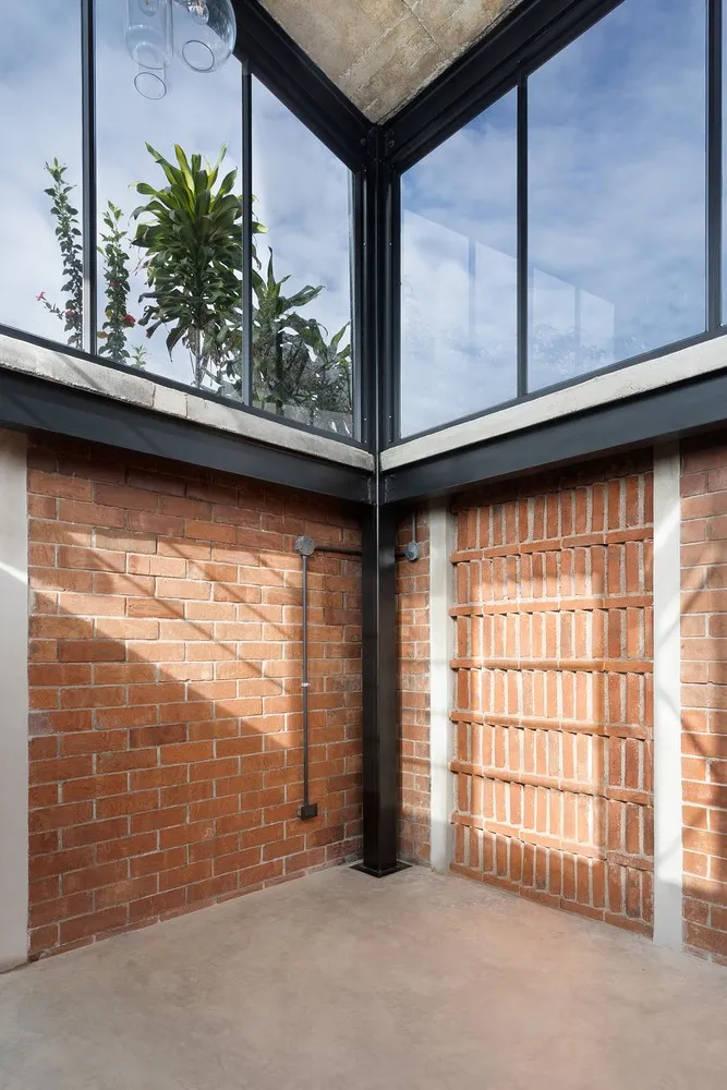 Little Quinn House by Taller ACÁ in Guatemala