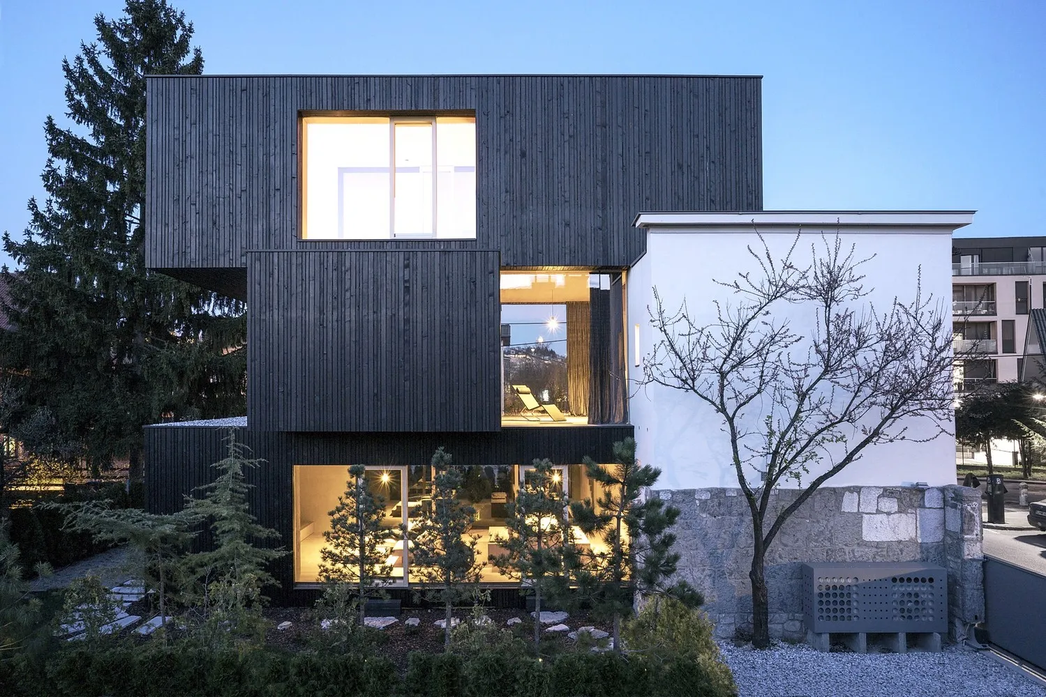 OFIS Architects设计的3SHOEBOX House位于斯洛文尼亚卢布尔雅那