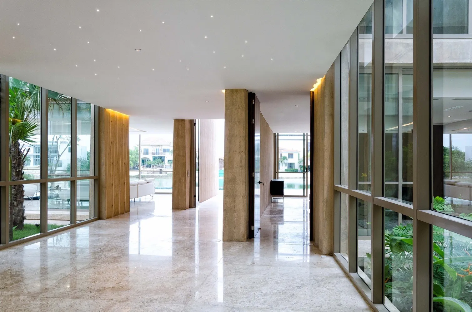 墨西哥坎昆的家由弗朗西斯科·埃利亚斯工作室设计