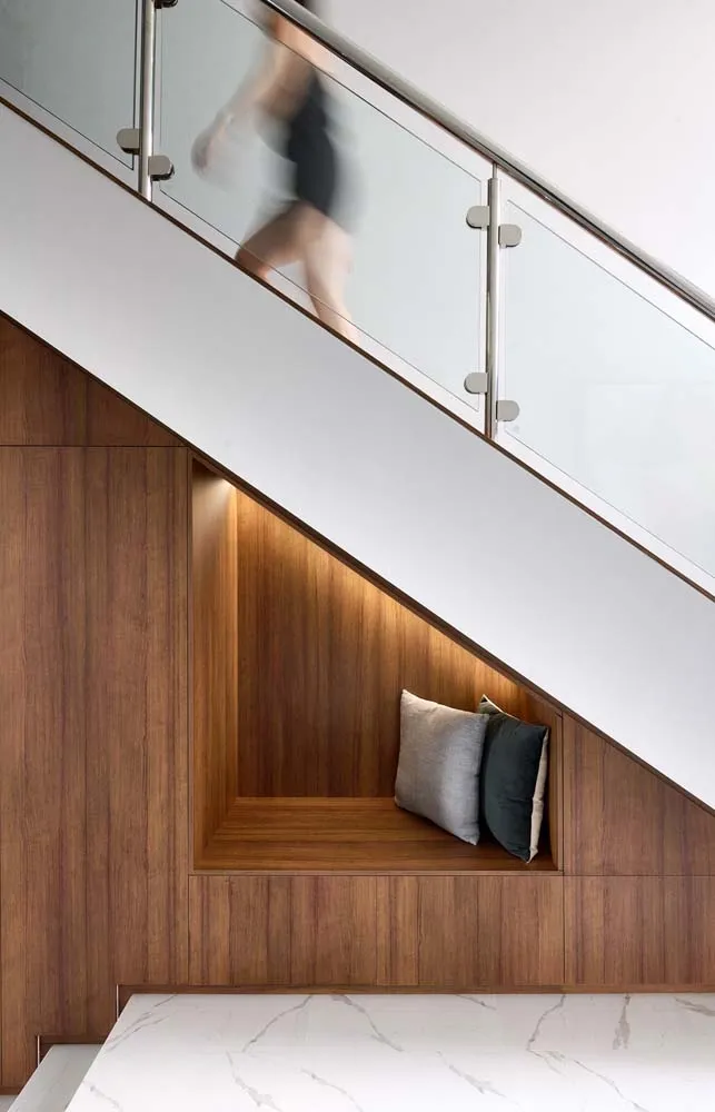 Ideas for a Great Wardrobe Under the Stairs