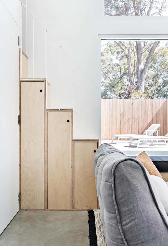 Ideas for a Great Wardrobe Under the Stairs