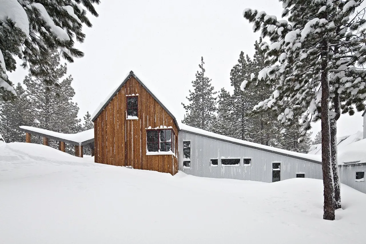 Haus am Tahoe-Ufer von WA Design Inc in Nevada, USA