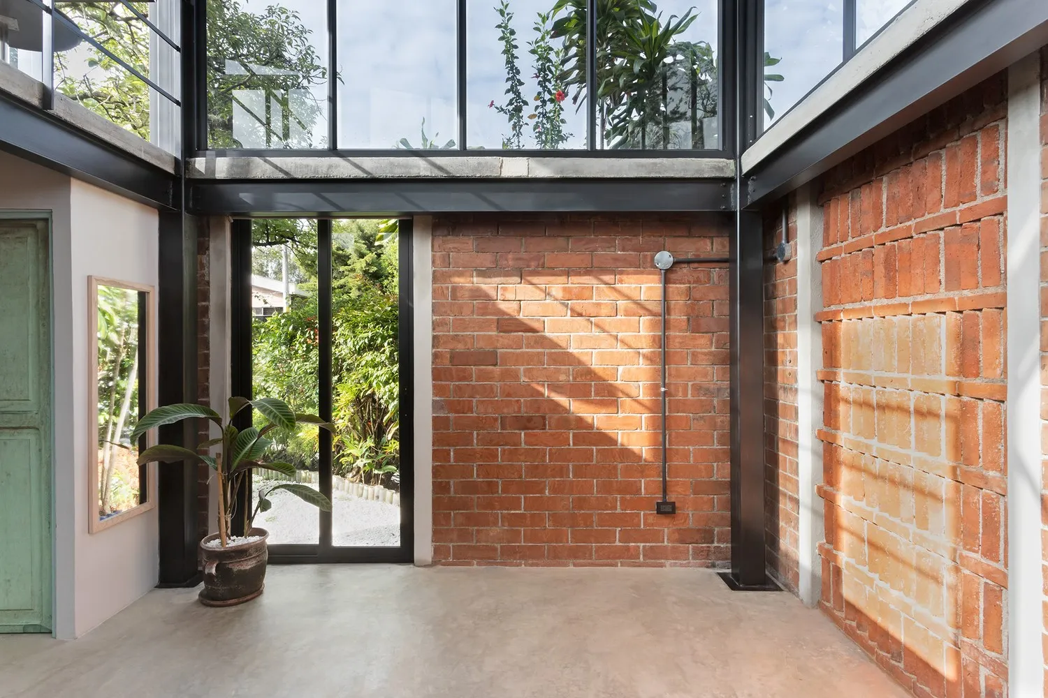 Little Quinn House by Taller ACÁ in Guatemala