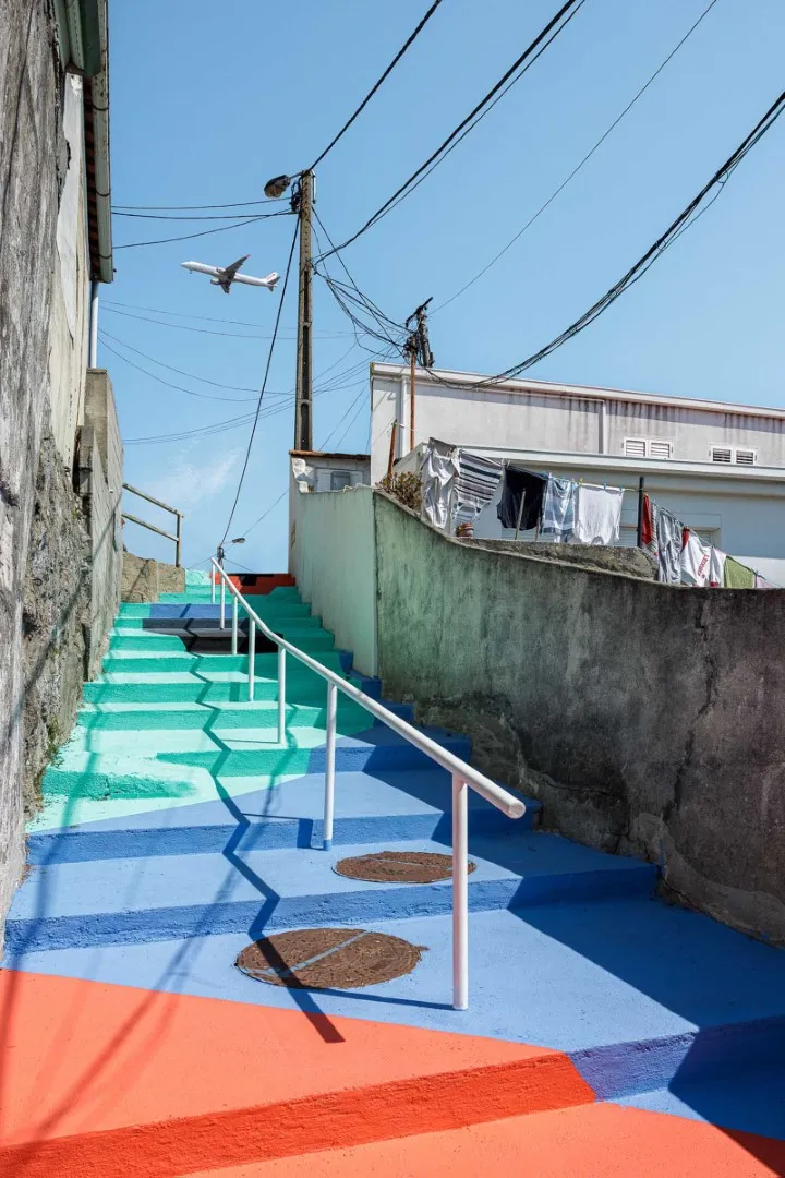 葡萄牙保罗·莫雷拉建筑事务所与Verkron艺术集体的Escadinhas步行道项目 葡萄牙保罗·莫雷拉建筑事务所与Verkron艺术集体的Escadinhas步行道项目