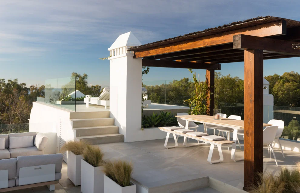 5. La Terraza – Puente Romano