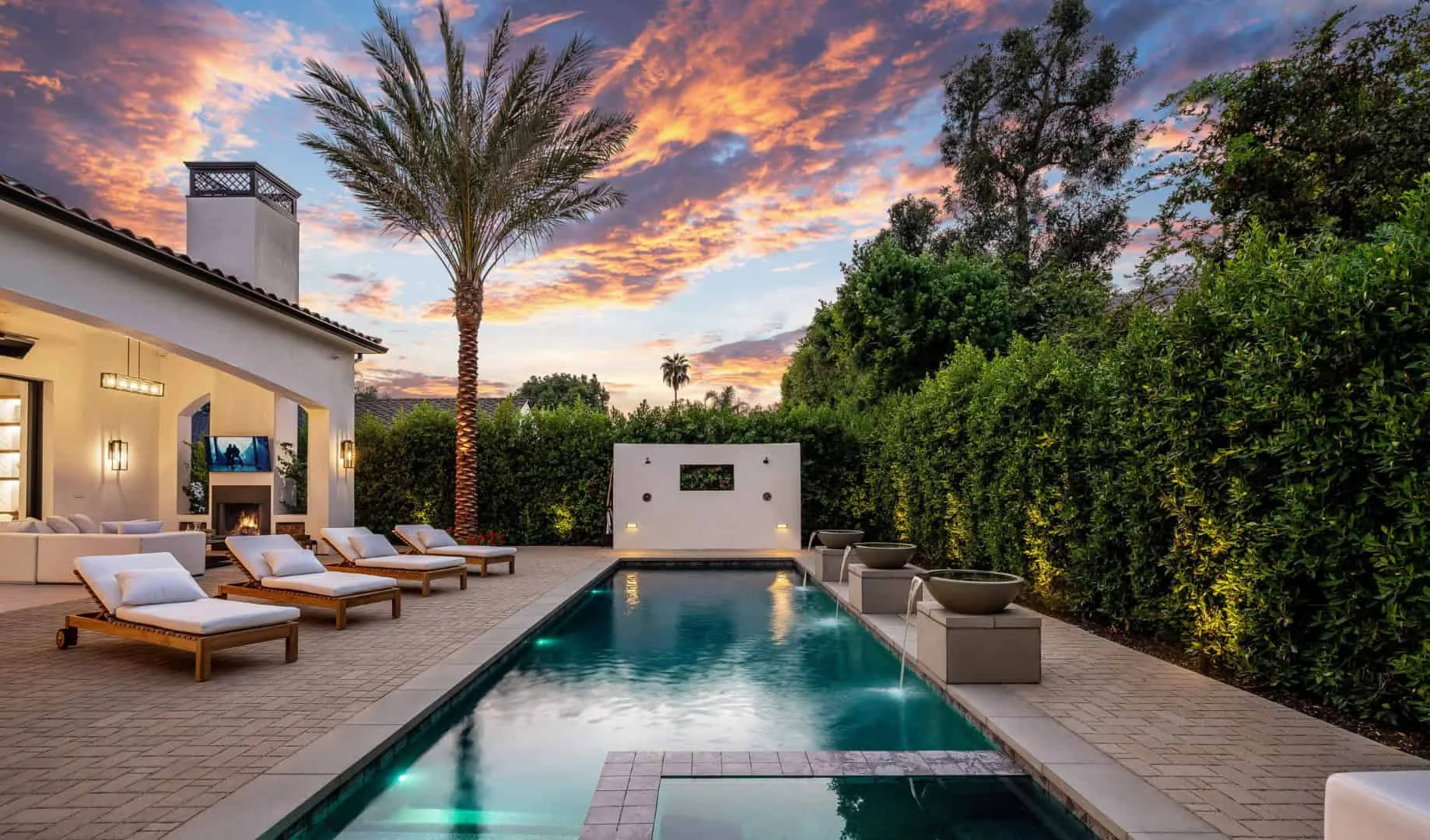 18. 图卢萨湖畔住宅