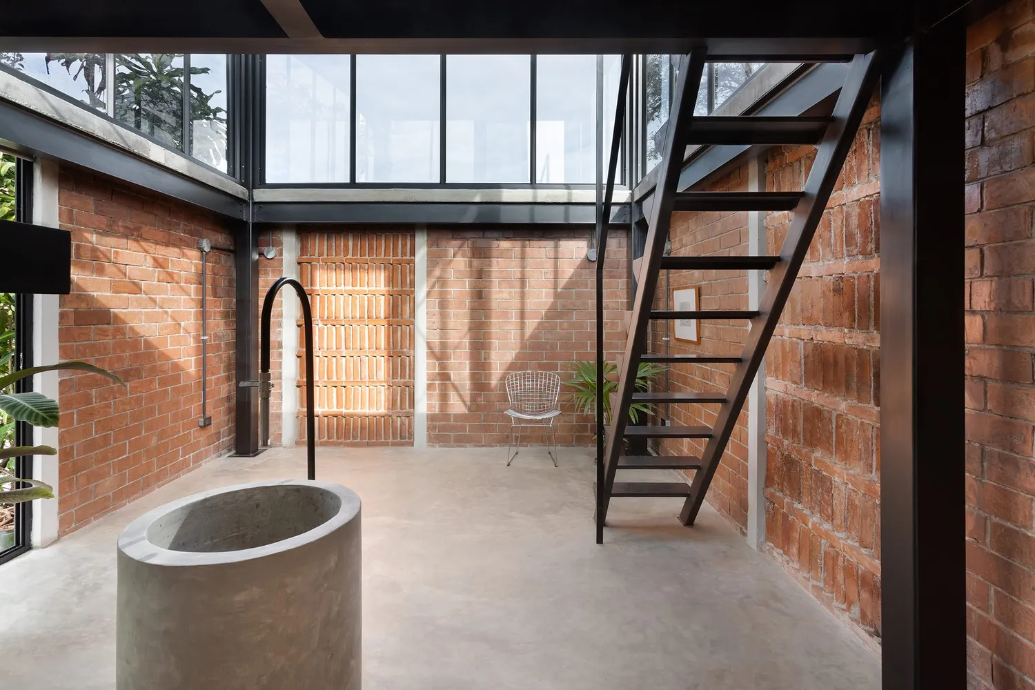 Little Quinn House by Taller ACÁ in Guatemala