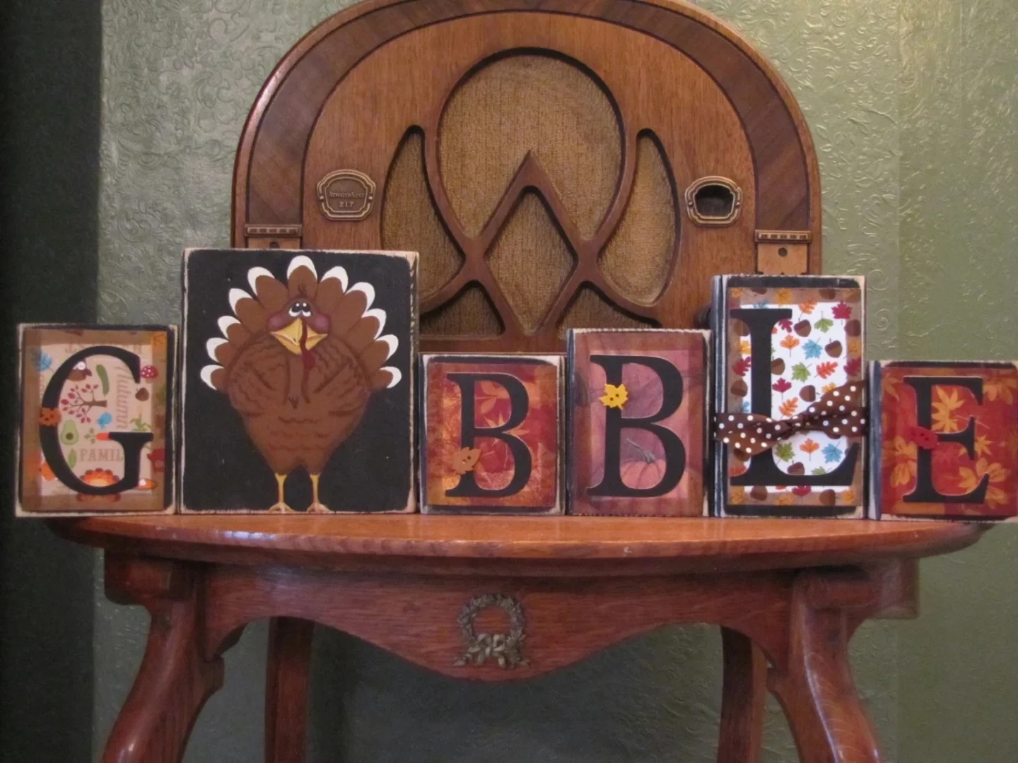 8. Bloques de palabras con mensaje Gobble Día de Acción de Gracias