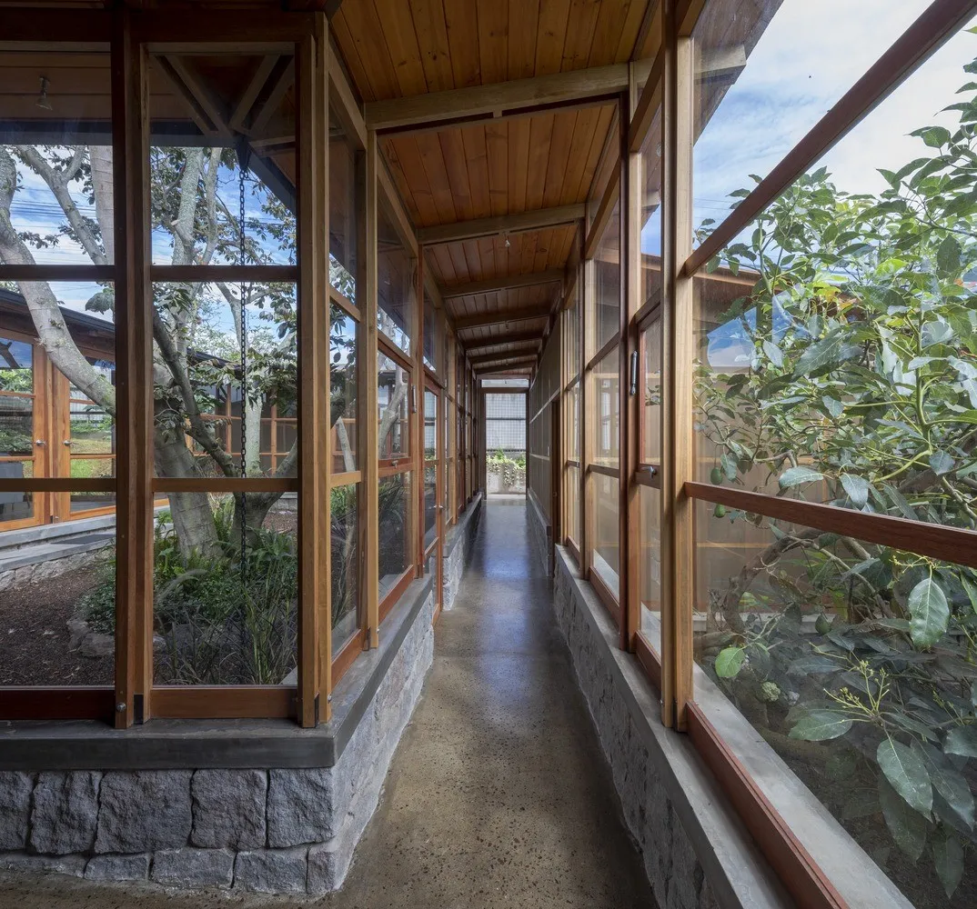 Дім серед дерев від El Sindicato Arquitectura в Кіто, Еквадор Дім серед дерев від El Sindicato Arquitectura в Кіто, Еквадор