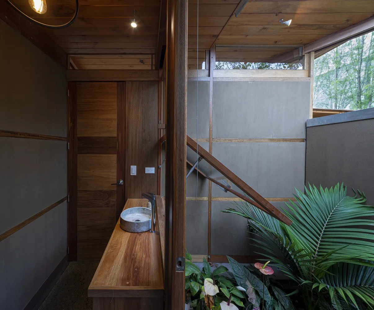 Дім серед дерев від El Sindicato Arquitectura в Кіто, Еквадор Дім серед дерев від El Sindicato Arquitectura в Кіто, Еквадор