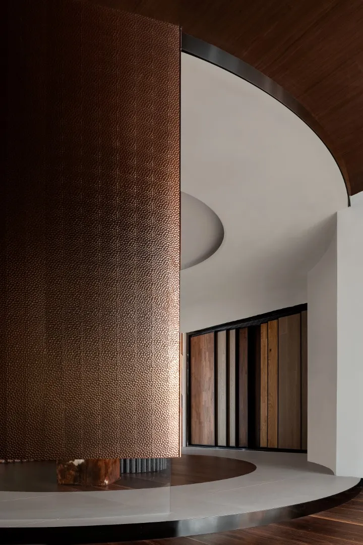 Гігантський виставковий зал на підлозі від DHB Design у Ченду, Китай Гігантський виставковий зал на підлозі від DHB Design у Ченду, Китай