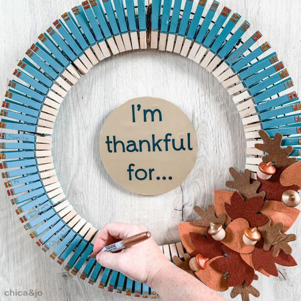 14. Thanksgiving Wreath from Laundry Clips