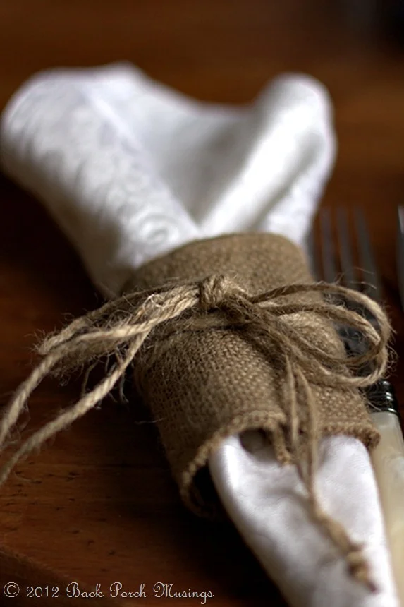 7. Самостійне виготовлення ободка для салфеток із мешковини та шпагату