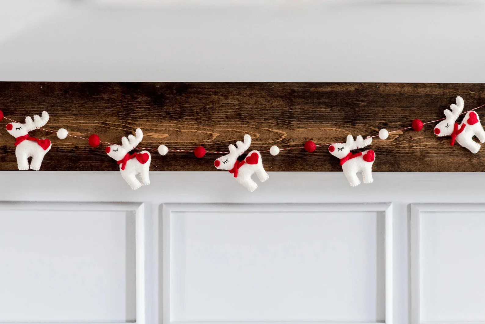 12. Гірлянда з оленями