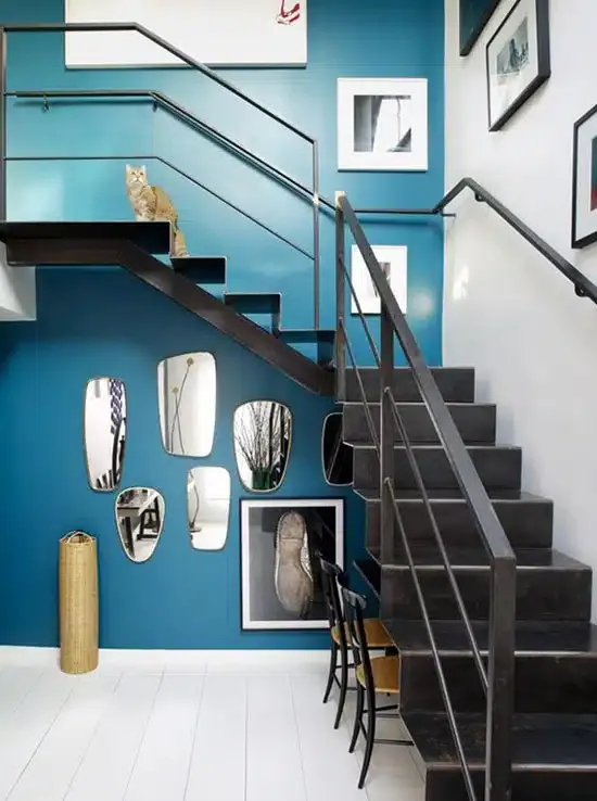 SHOULD YOU CHOOSE BLUE DUCK FOR DECORATION?