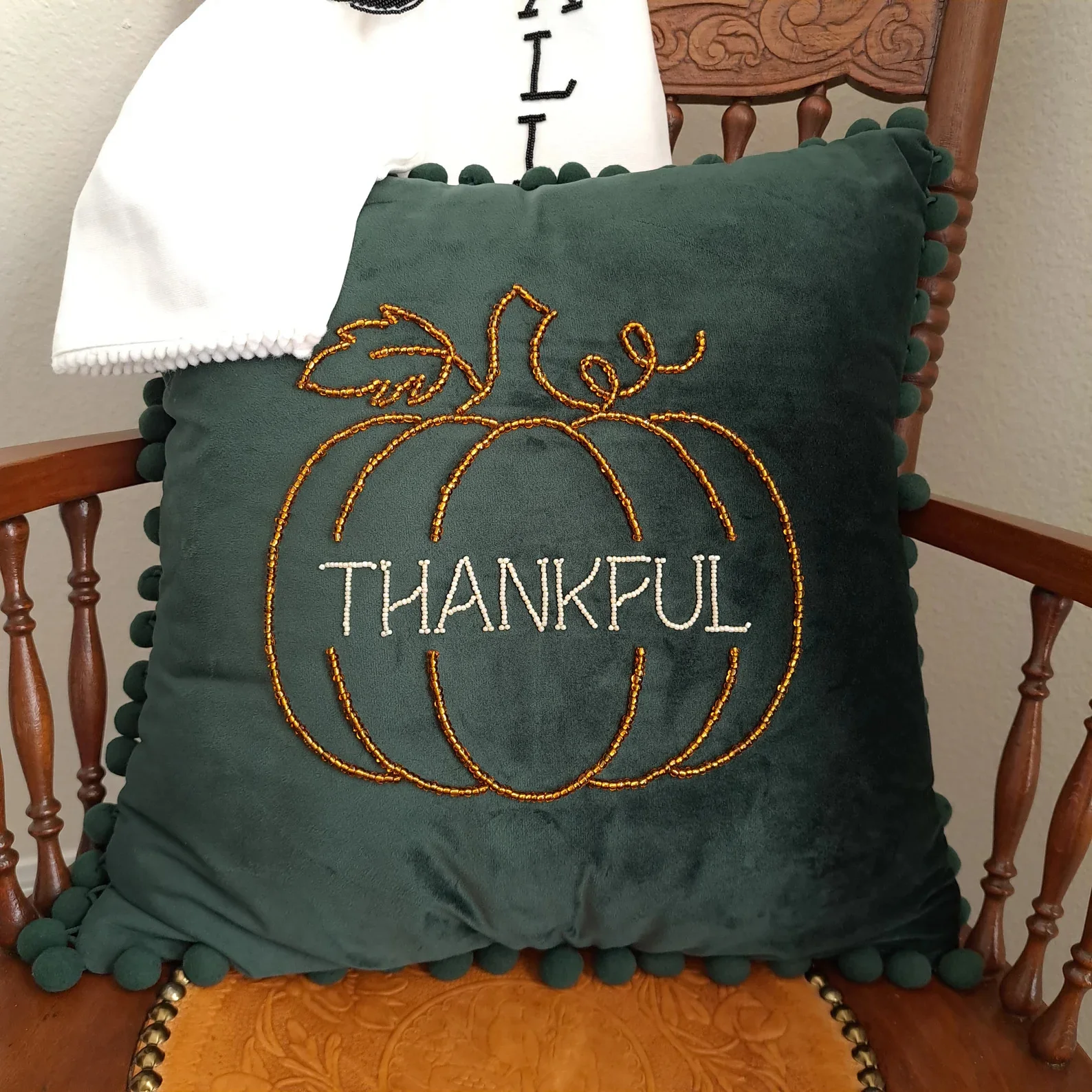 15. Almohada con mensaje de gratitud