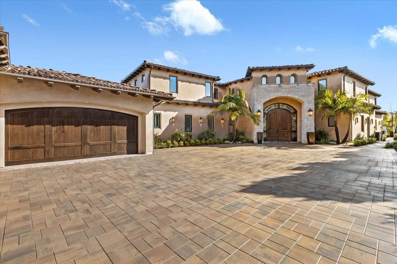 13. 拉霍尔的海滨地中海住宅