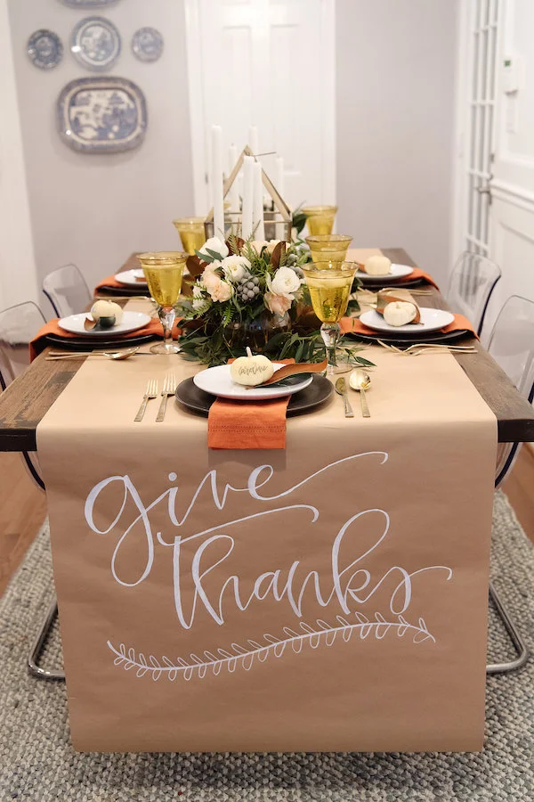 7. Thanksgiving Tablecloth Theme
