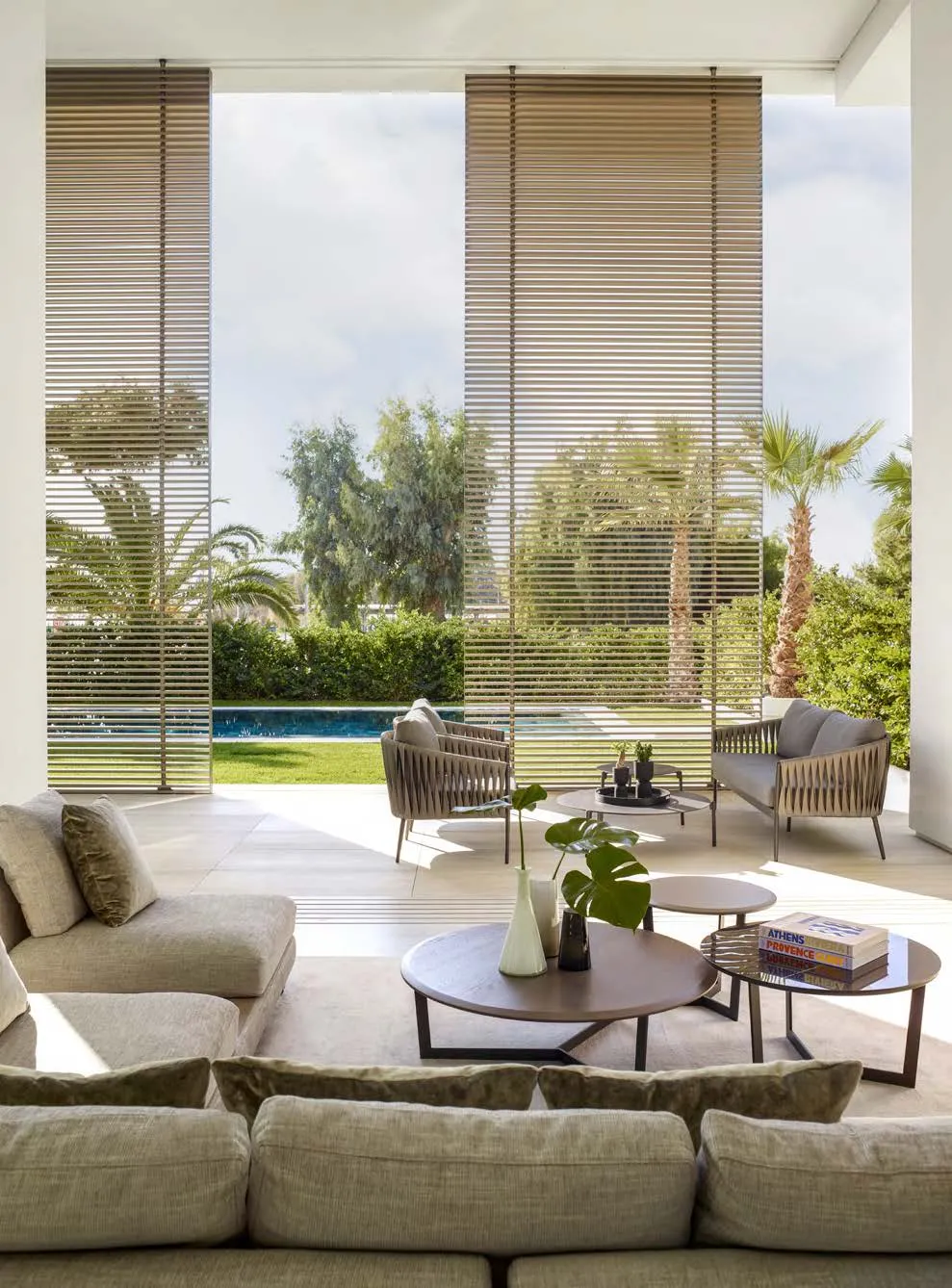 SAOTA和ARRCC的格利法达：雅典海岸的海景极简主义