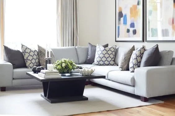 Combining Pillows on Gray Sofas and Achieving a Magazine-Style Result