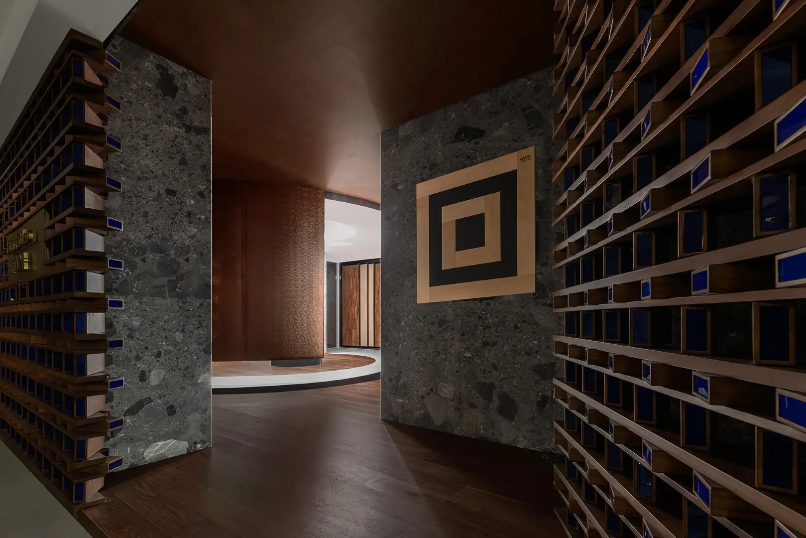 Гігантський виставковий зал на підлозі від DHB Design у Ченду, Китай Гігантський виставковий зал на підлозі від DHB Design у Ченду, Китай