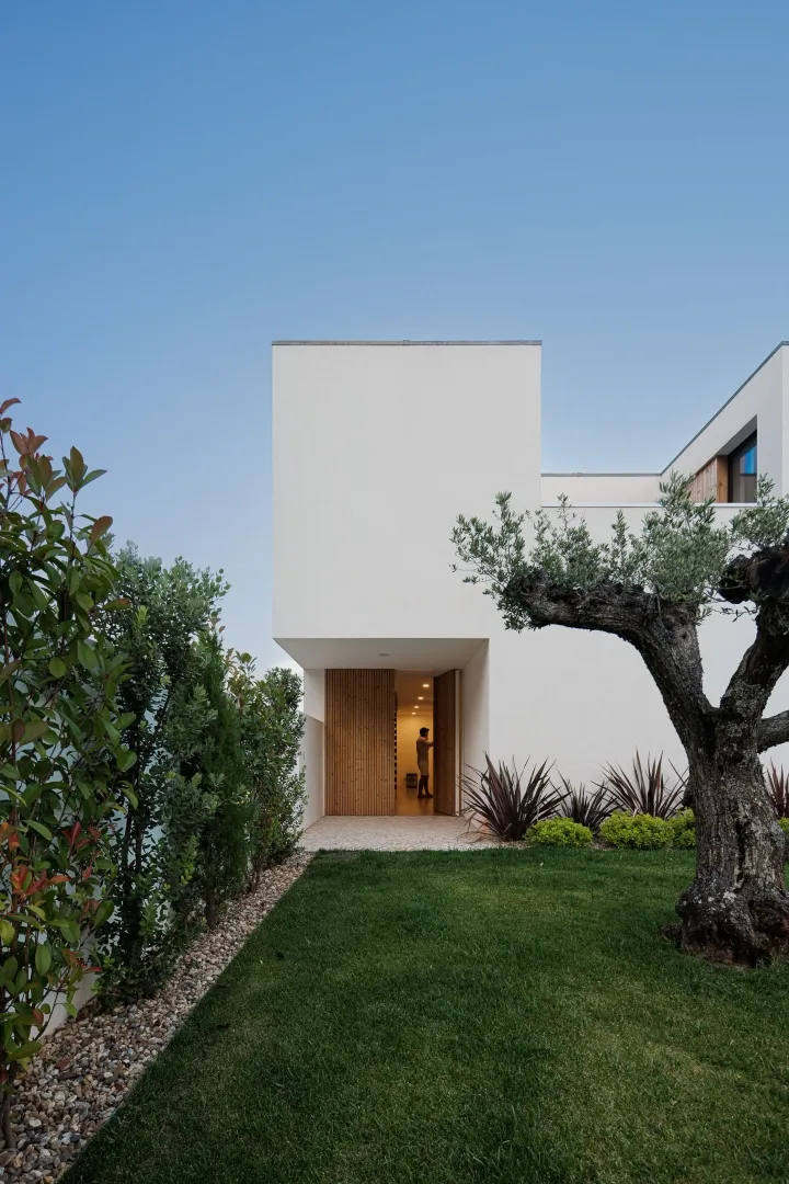 Дом JC от архитектора Марио Альвеса в Коймбре, Португалия Дом JC от архитектора Марио Альвеса в Коймбре, Португалия