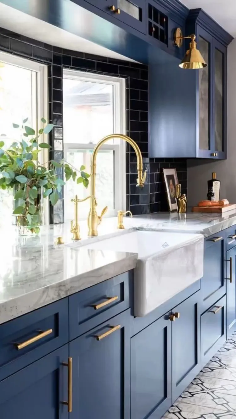 蓝色和白色调的厨房灵感设计