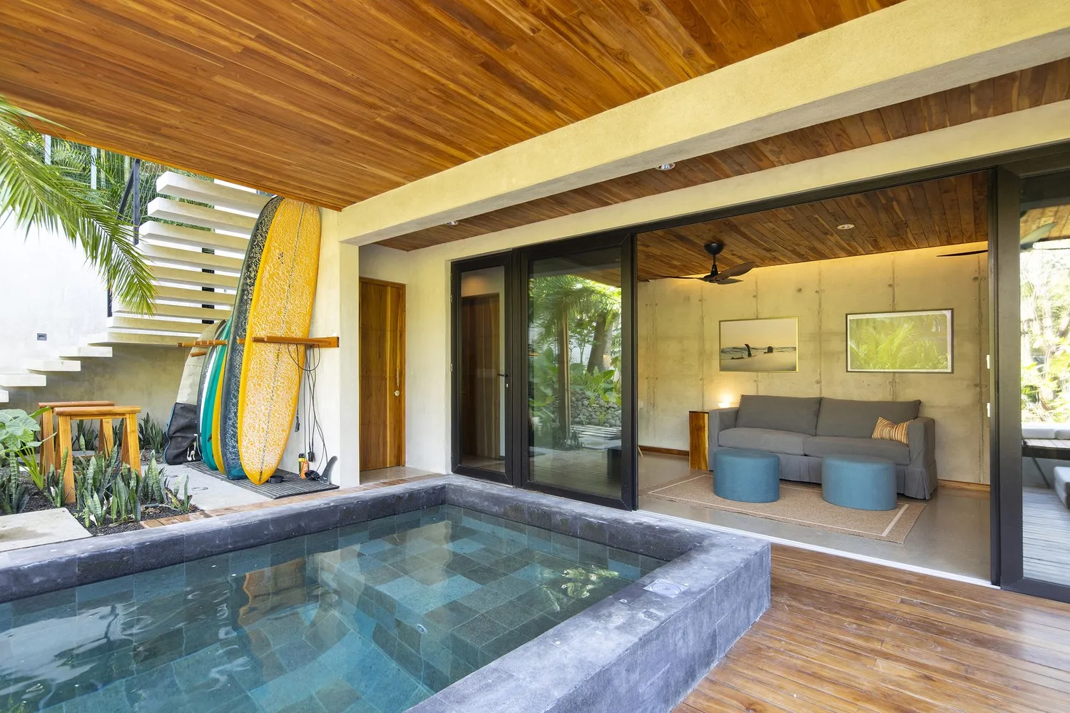 哥斯达黎加诺萨尔的MARU之家由LOOP Design Studio设计