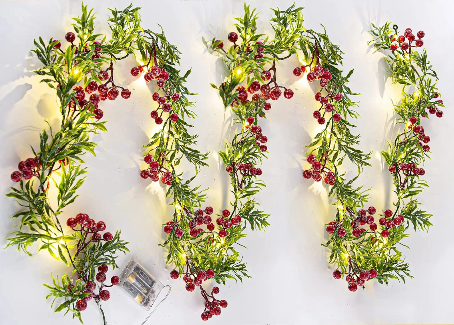 6. Сніжні червоні ягоди з підсвіткою