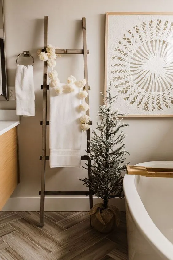 BEST IDEAS AND SOLUTIONS FOR BATHROOM DECORATION FOR CHRISTMAS