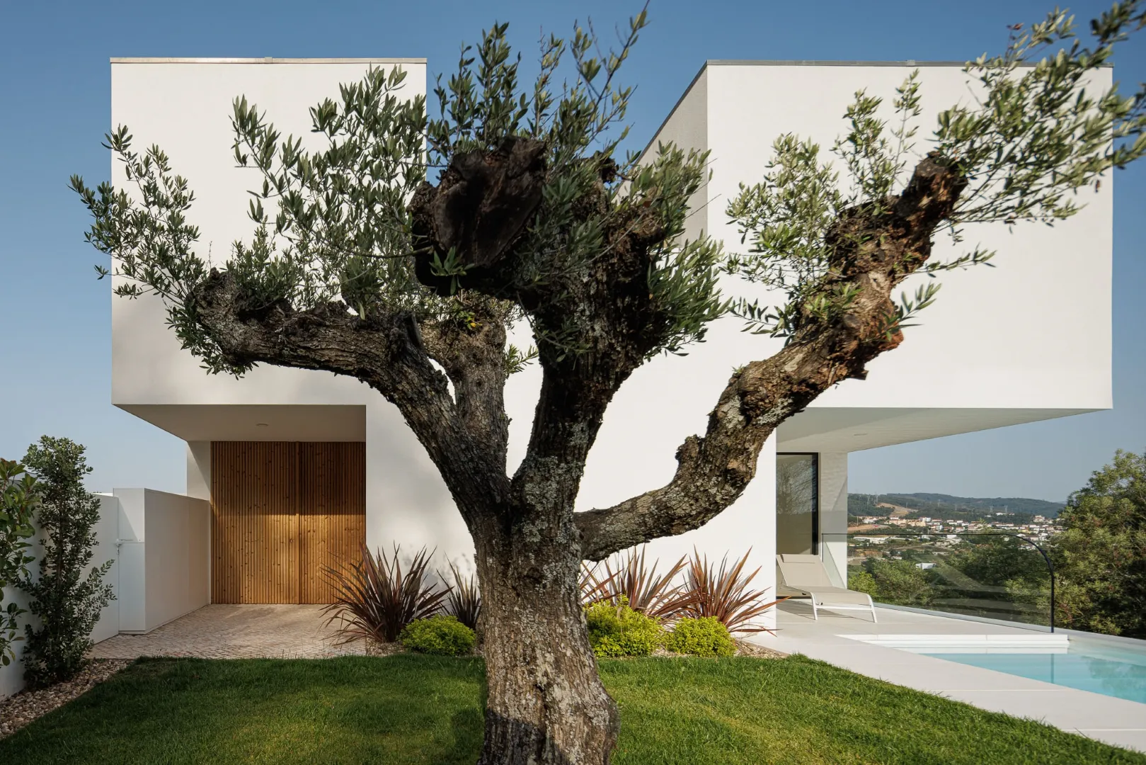 Дом JC от архитектора Марио Альвеса в Коймбре, Португалия Дом JC от архитектора Марио Альвеса в Коймбре, Португалия