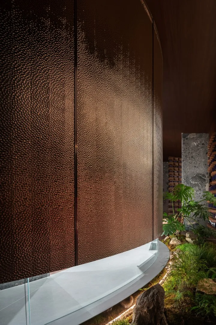 Гігантський виставковий зал на підлозі від DHB Design у Ченду, Китай Гігантський виставковий зал на підлозі від DHB Design у Ченду, Китай