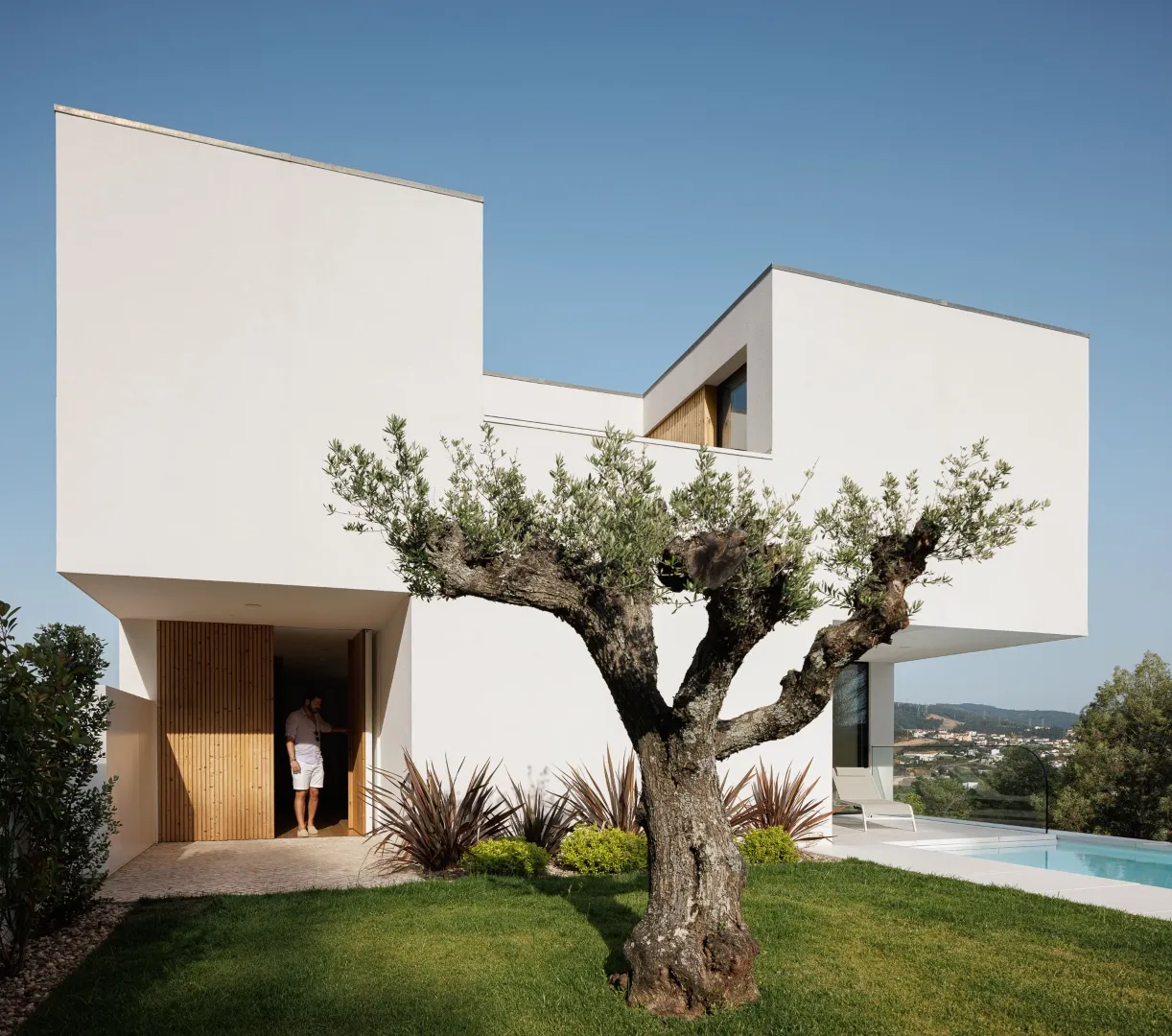 Дом JC от архитектора Марио Альвеса в Коймбре, Португалия Дом JC от архитектора Марио Альвеса в Коймбре, Португалия