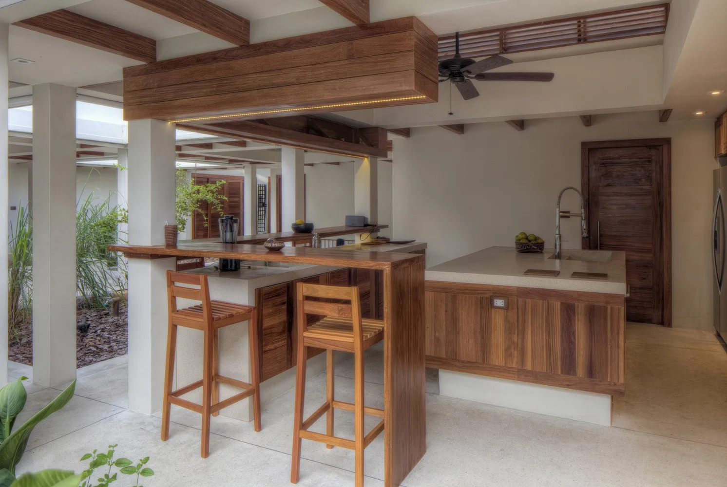 亚马逊雨林中的曼aus之家，由亚历克斯娅·康韦斯建筑事务所设计