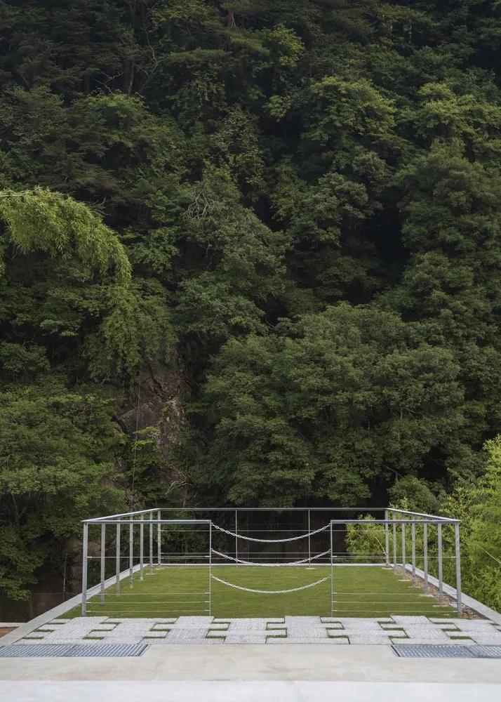 PLANET Creations设计的悬崖边住宅,日本天川村 PLANET Creations设计的悬崖边住宅,日本天川村