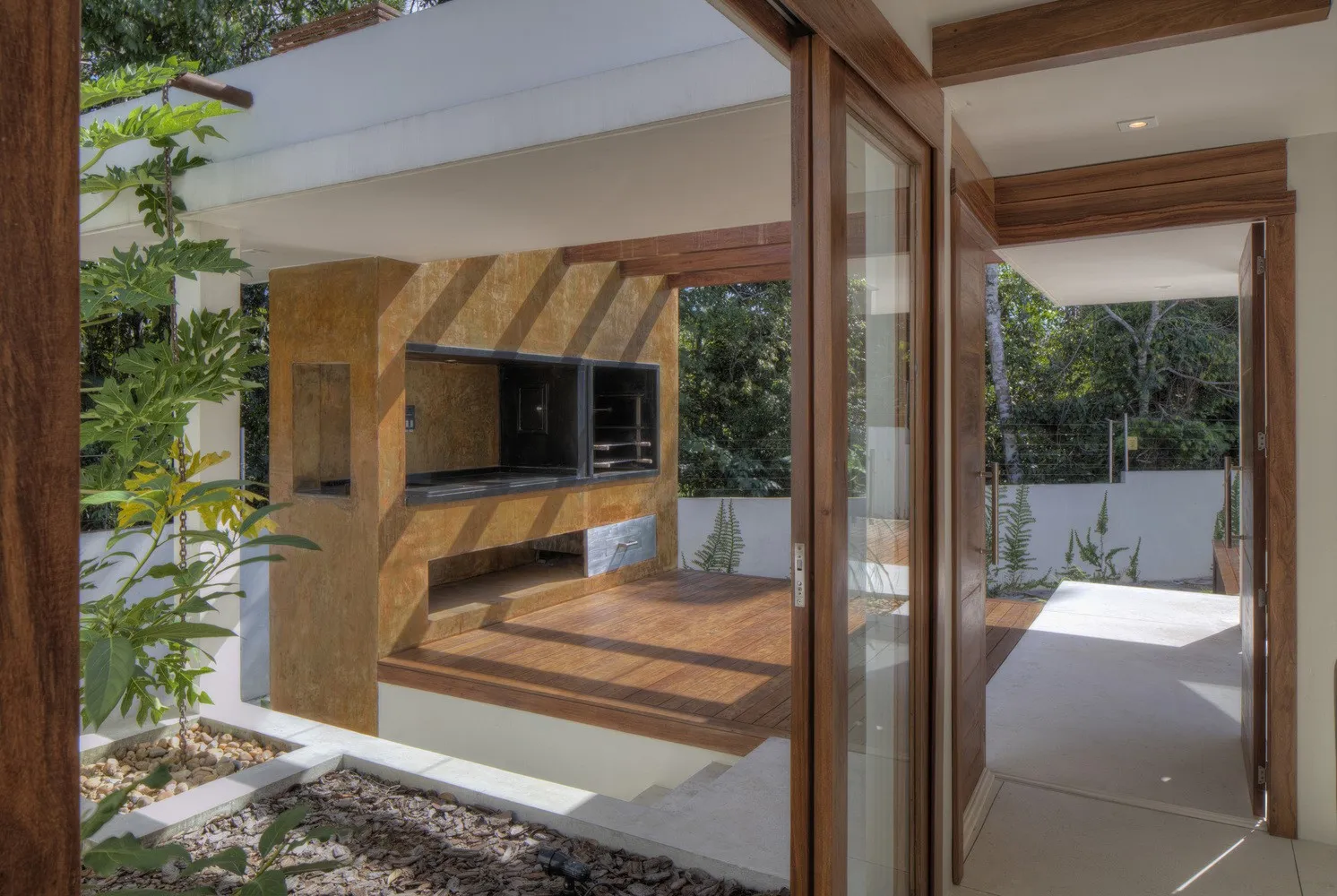 亚马逊雨林中的曼aus之家，由亚历克斯娅·康韦斯建筑事务所设计