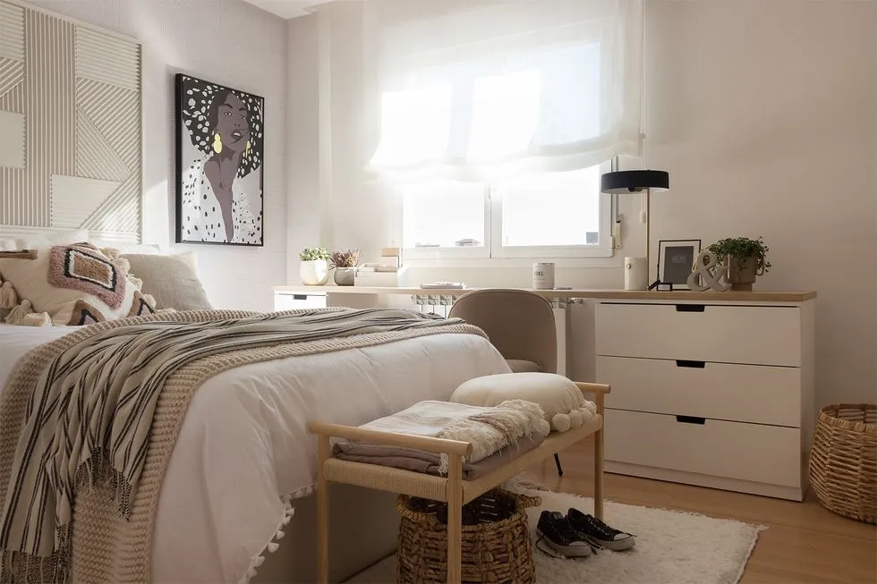 年轻女性卧室，波西米亚风格，柔和色调